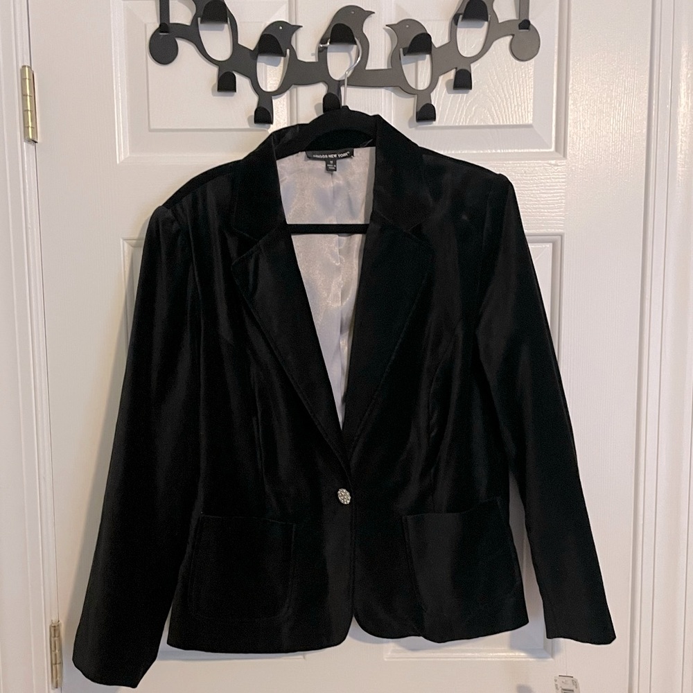 Briggs New York Black Velvet Rhinestone button blazer - 1x